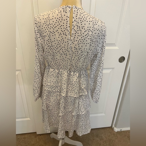 $6 POLKA DOT DRESS. NEW WITHOUT TAGS. SIZE MED. $6 IF BUNDLED - Picture 8 of 11